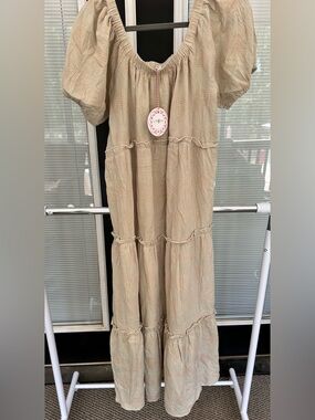Size L Umgee TanTiered Puff-Sleeve Maxi Dress. Can be worn on/off shoulder. NWT!